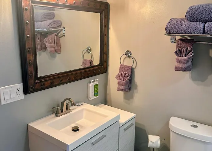 Columbine Inn (Adults Only)