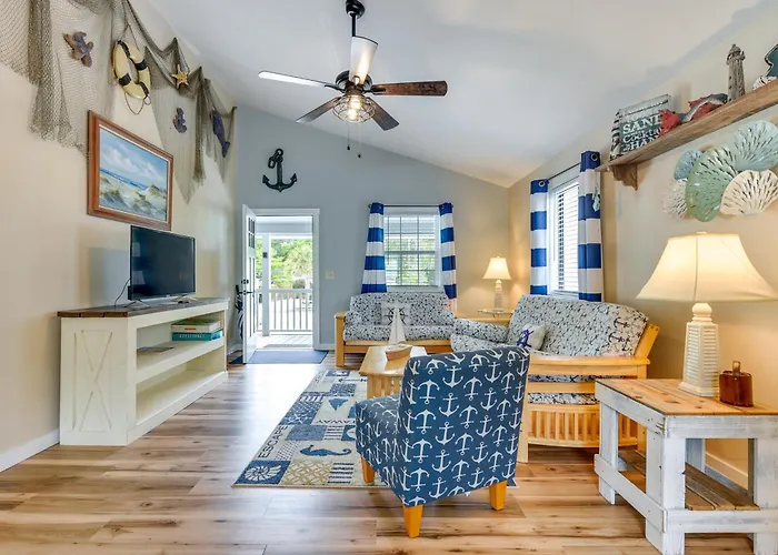 Sun, Sand & Smiles! Ocean Isle Apt W/ Balcony