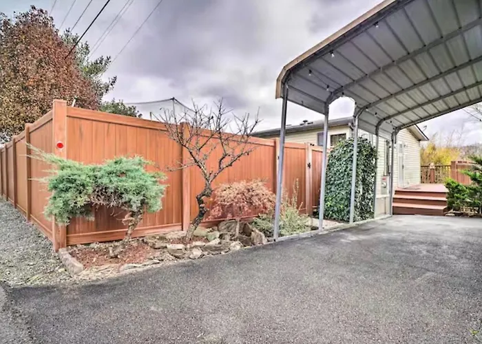 Private Pet Friendly Home Near Exotic Deer Farm Close To Pigeon Forge, Gatlinburg Tn
