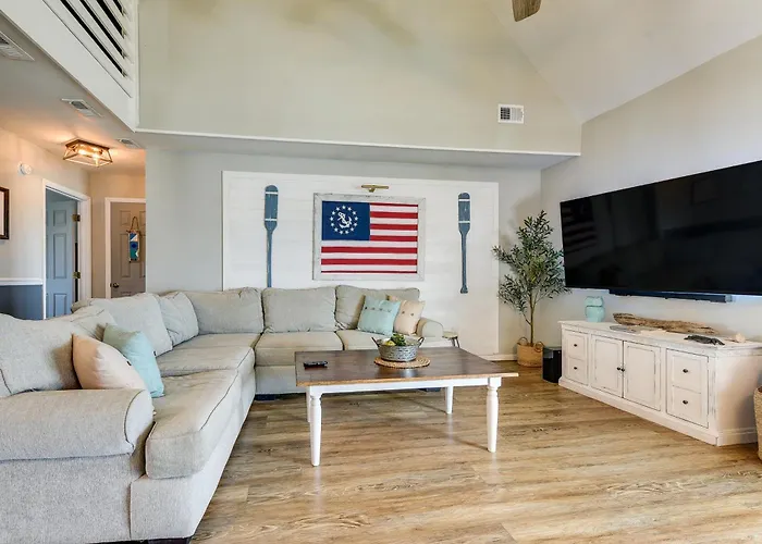 Gorgeous Oib Escape W/ Dock & Canal View!