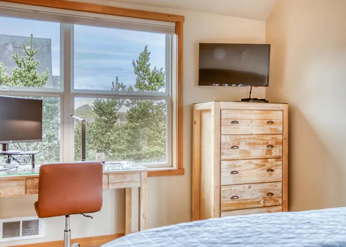 Pelicans Nest - Meredith Lodging