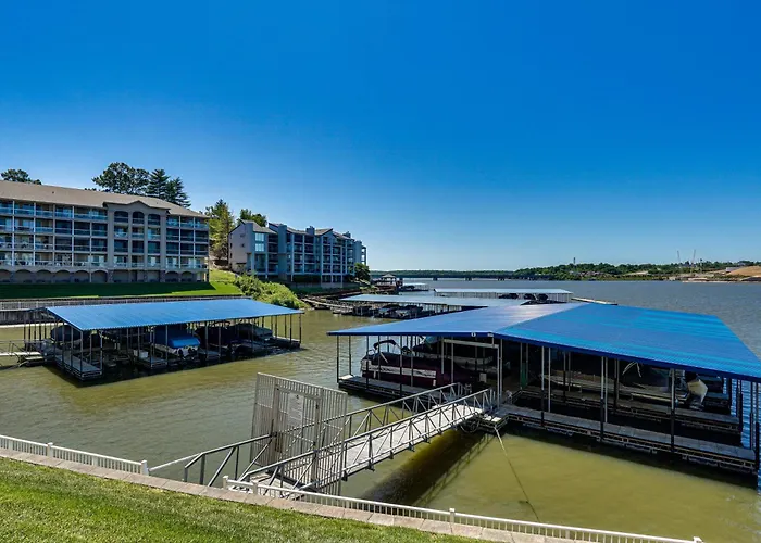 Lakefront Patio, Pool Access! Lands End Condo