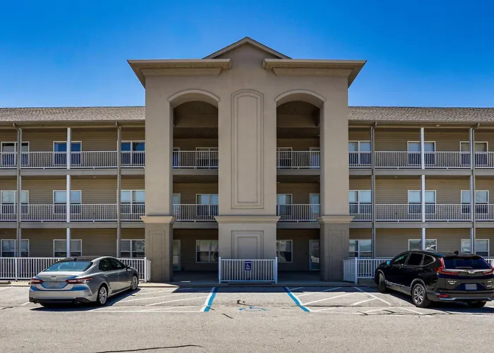 Lakefront Patio, Pool Access! Lands End Condo