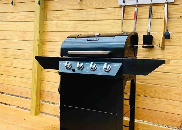 Hgtv Quality Chalet Hot Tub Outdoor Haven
