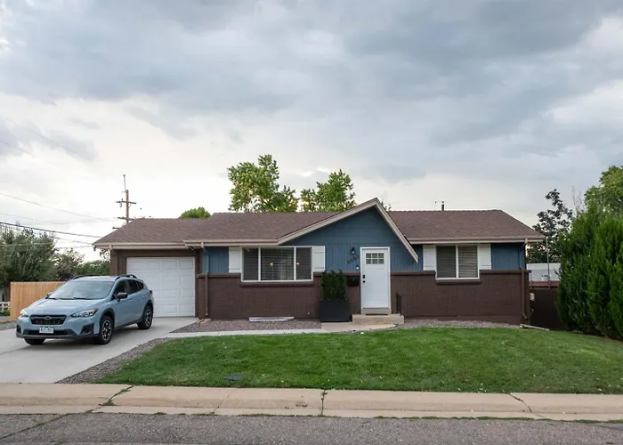 Peaceful Downtown Denver Retreat: 4BR Comfort