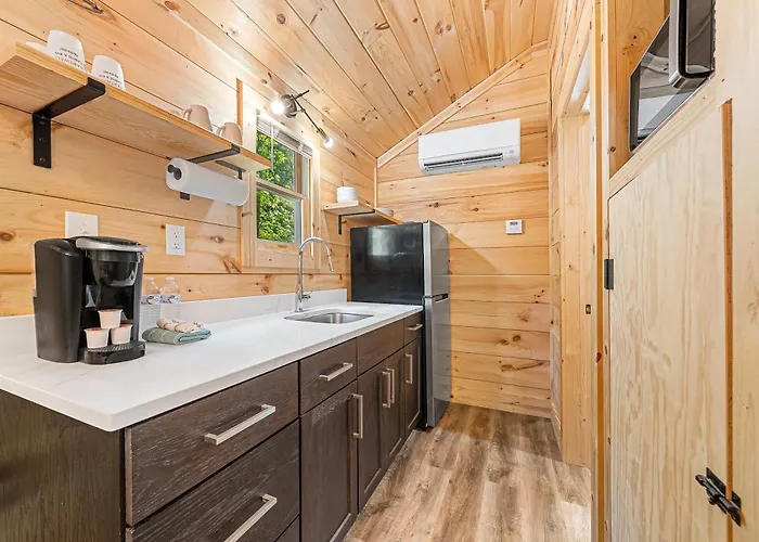 Cabin #8 Studio With Kitchenette