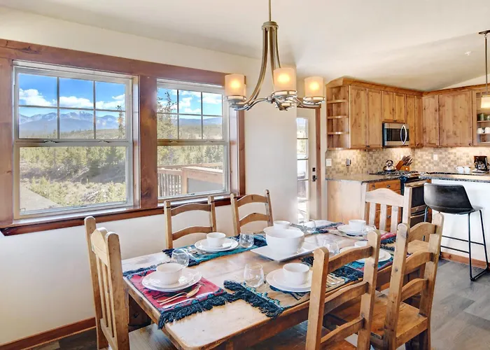 Luxury Condo G-301: Hot Tub Retreat with Scenic Views