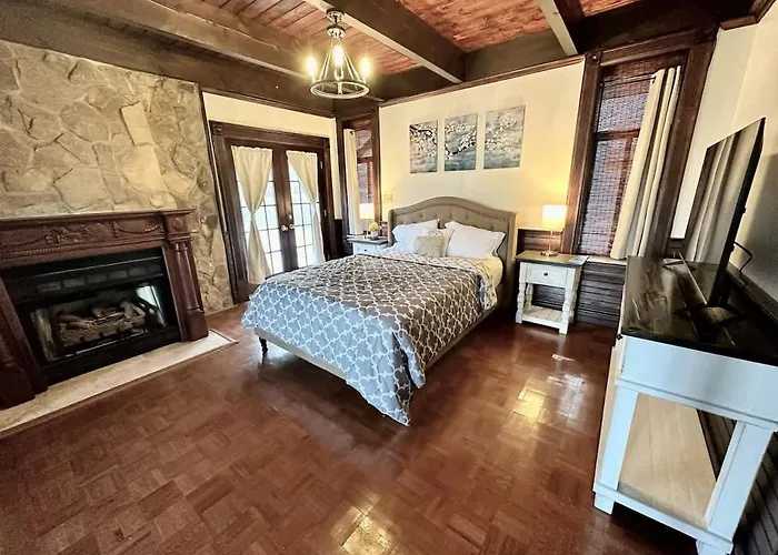 5 Bedroom Estate Near Casino And Downtown