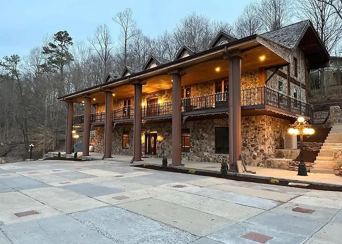 5 Bedroom Estate Near Casino And Downtown