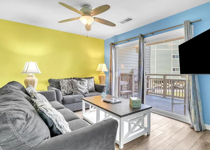 The Three Palms By Oak Island Accommodations