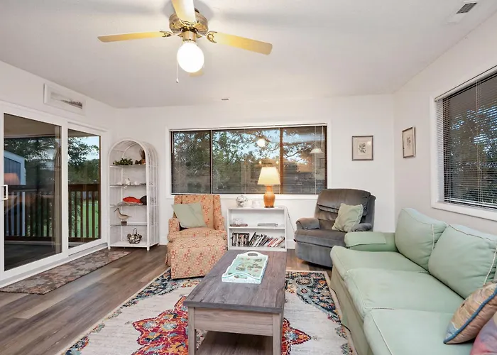 36 Bunker Court By Oak Island Accommodations