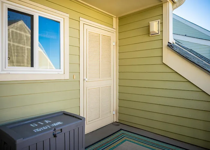 Changing Tides By Oak Island Accommodations