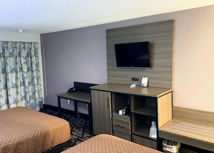 Cedar Hill Lodge