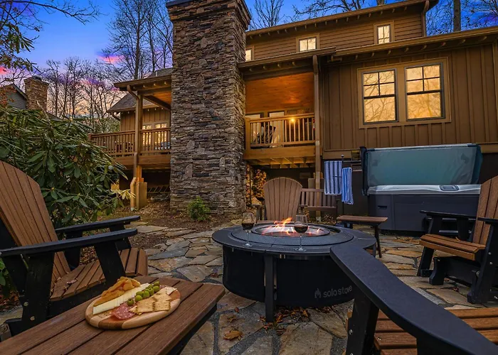 Blowing Rock Cabin Hot Tub Lake & Trout Stream 3 King Suites 2 Fireplaces