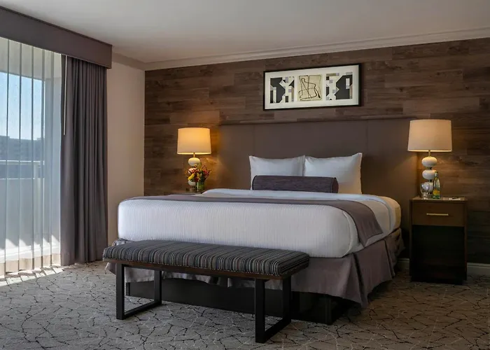 Warwick Denver