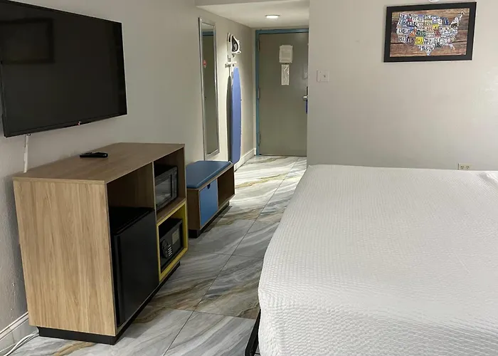 Days Inn By Wyndham Jersey City
