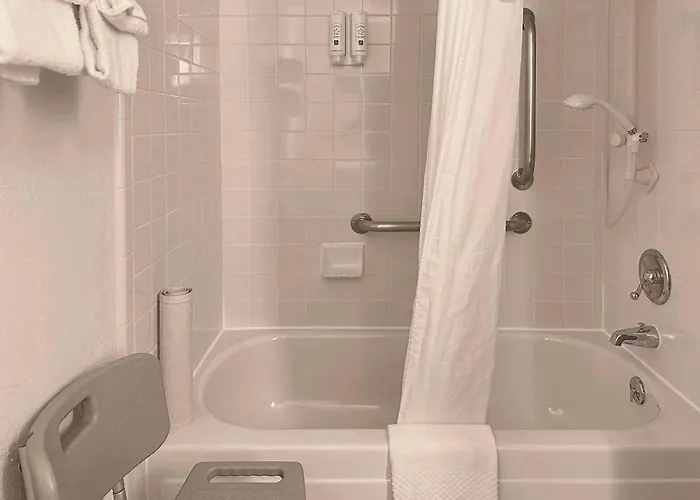 Quality Inn & Suites Everett