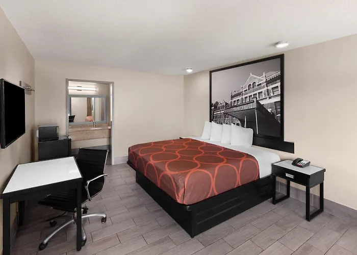 Super 8 By Wyndham Biloxi At The Beach