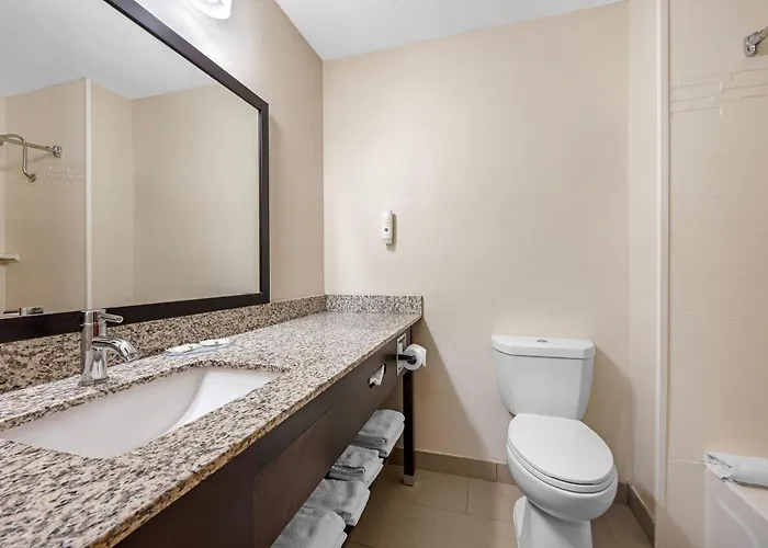 Quality Inn & Suites Goshen