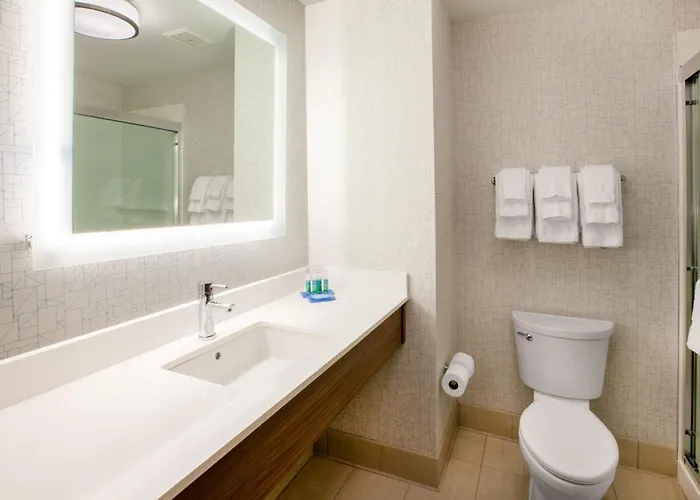 Holiday Inn Express Hotel & Suites Edmond By Ihg