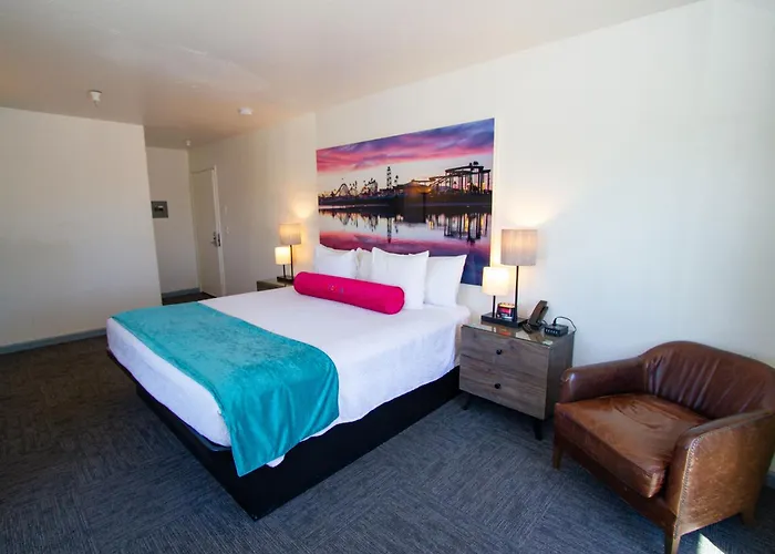 Carousel Beach Inn