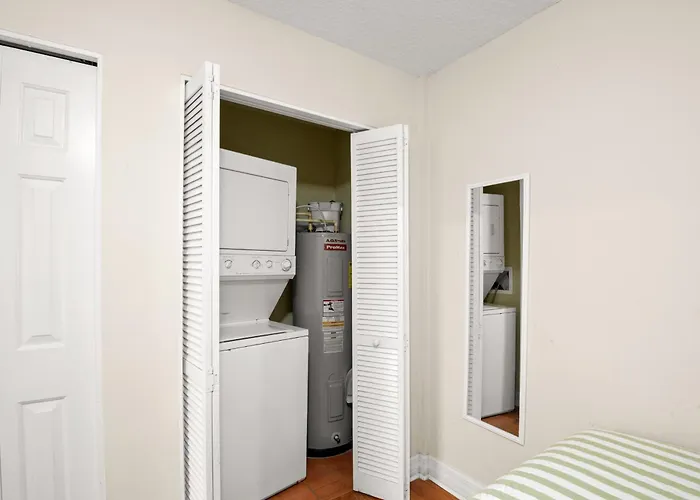 Madeira Bay Resort #501 - One-Bedroom Condo With Balcony & Pet-Friendly Comfort