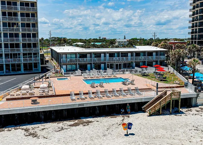 Beach House Inn With Pool & Hot Tub