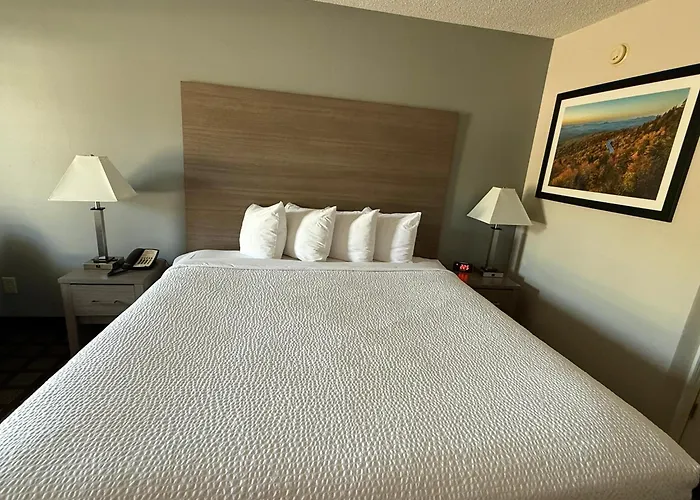 Baymont By Wyndham Eden