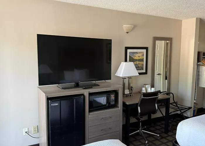 Baymont By Wyndham Eden