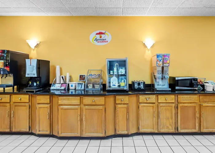 Super 8 By Wyndham Gaffney