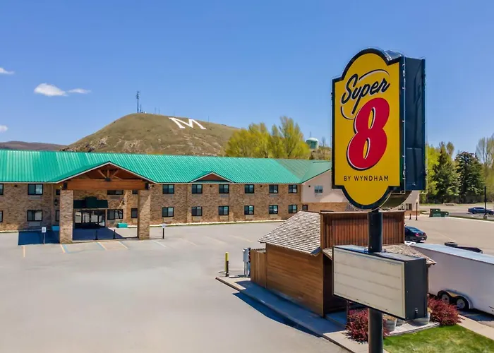 Super 8 By Wyndham Montpelier - Bear Lake
