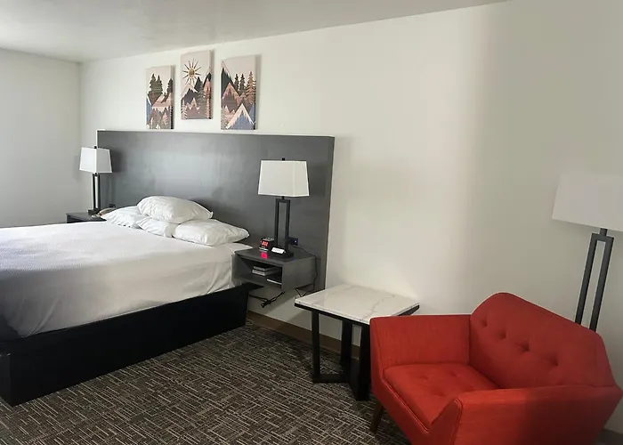 Super 8 By Wyndham Montpelier - Bear Lake