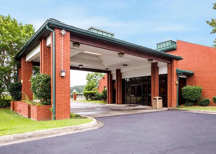 Studios And Suites 4 Less Emporia