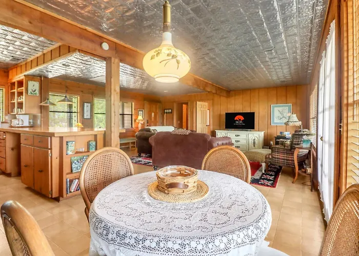 Deja View Cabin