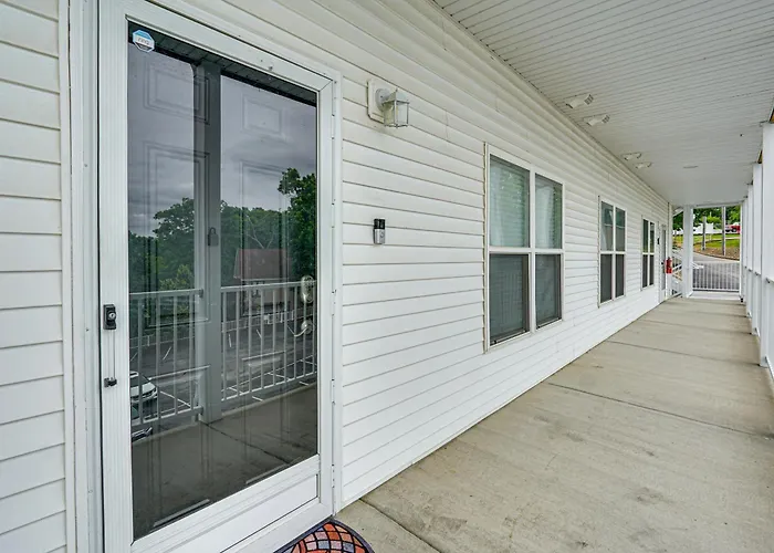 Lakefront Osage Beach Condo: Dock Your Boat Here!