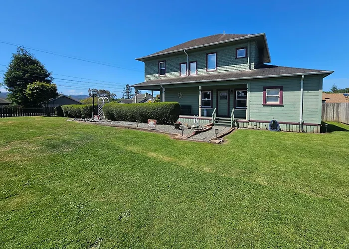 'Bella Rose' Lovely Eureka Home Near Redwoods!