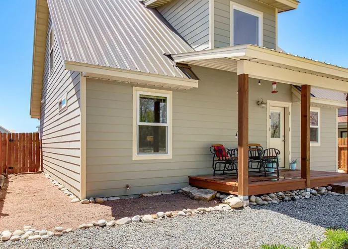 30 Mi To Crested Butte: Dog-Friendly Home By River