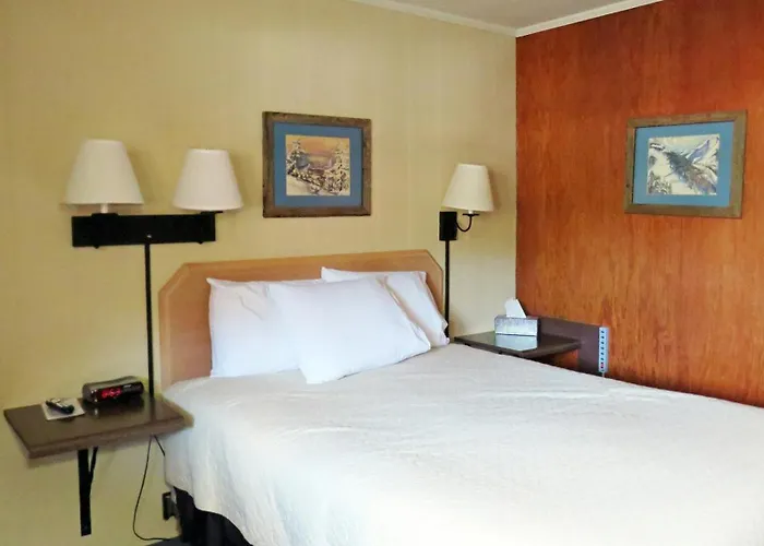 Indianhead Ironwood Hotel