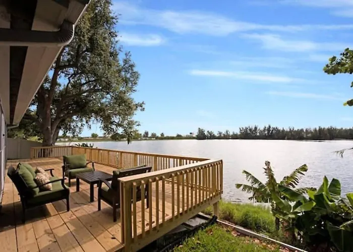 Lake House Unit 1 By Dream Vacation