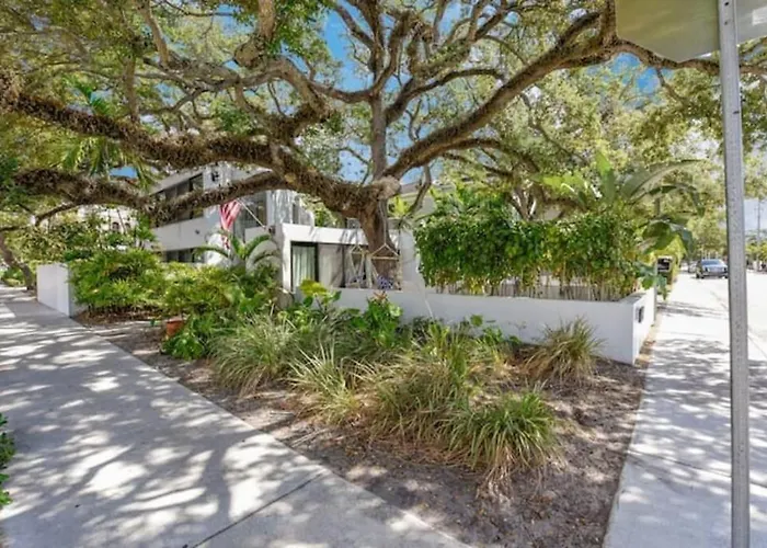 Las Olas Hammocks Unit 2 By Dream Vacation