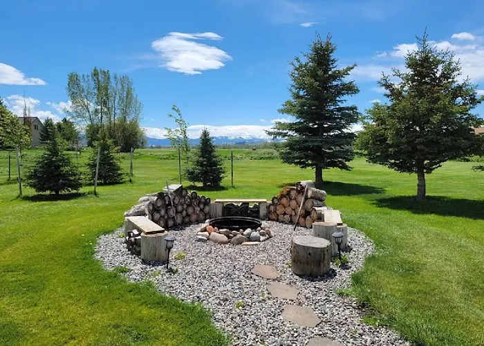 Mountain View Home On 2 Acres