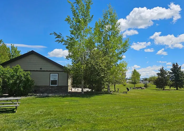 Mountain View Home On 2 Acres