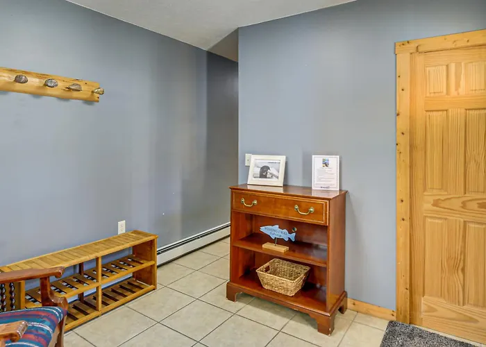 Powell Lake 'Up Badger Lodge Bnb' W/ Shared Dock