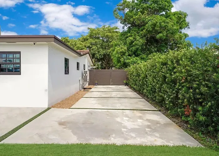 Dania Beach Unit 1 By Dream Vacation