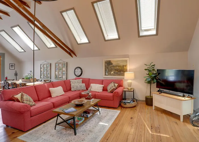 Pet-Friendly Loft Vacation Rental W/ Fire Pit!