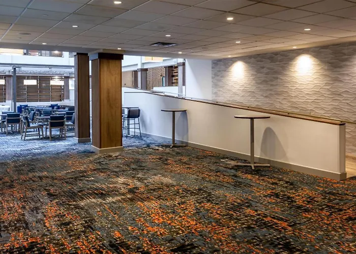 Embassy Suites By Hilton Minneapolis Bloomington Edina