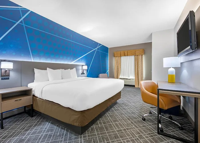 Comfort Suites Near Indianapolis Airport