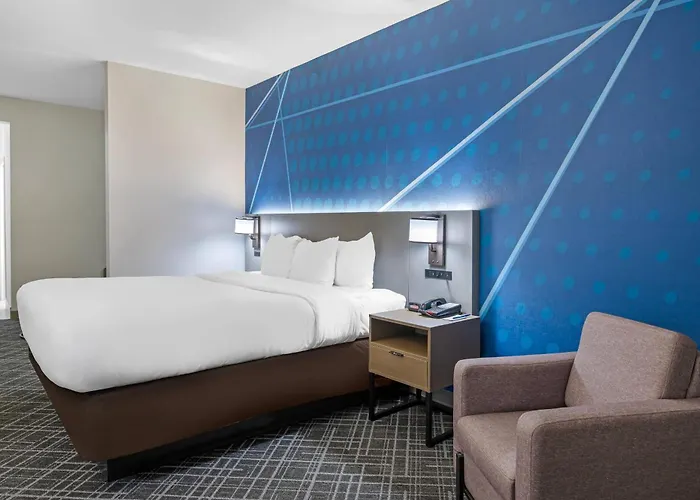 Comfort Suites Near Indianapolis Airport