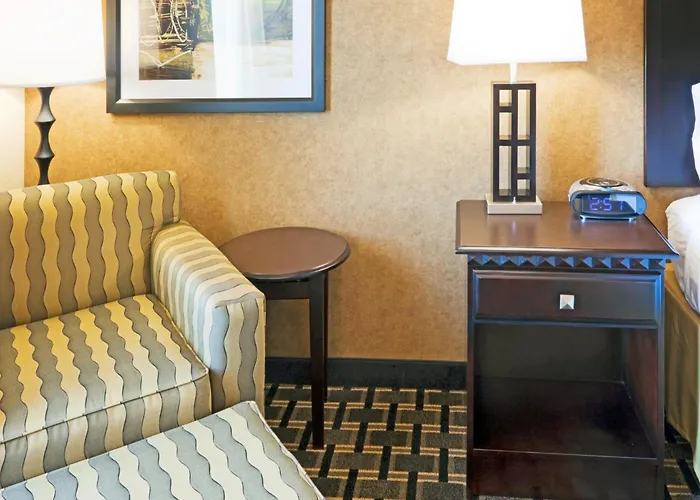 Holiday Inn Express Hotel & Suites Ennis By Ihg