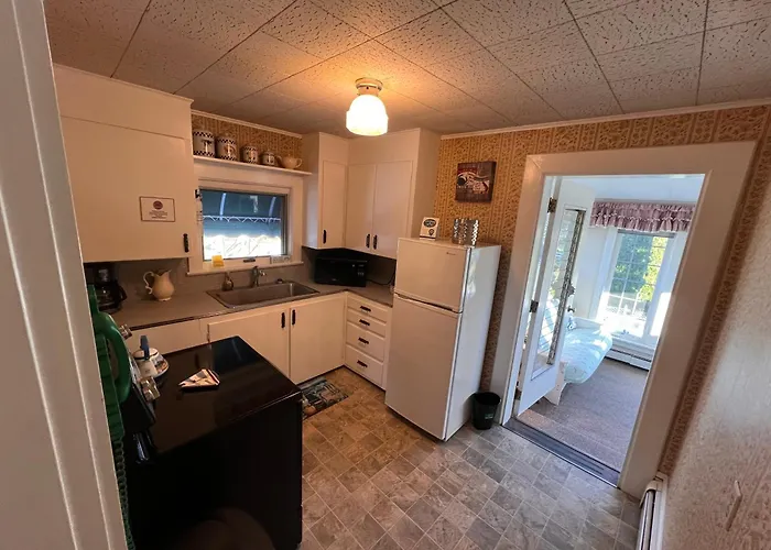 Claddagh Motel & Suites